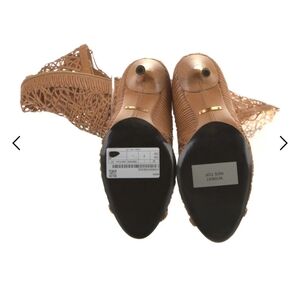 Elegant Tan Women's Shoes